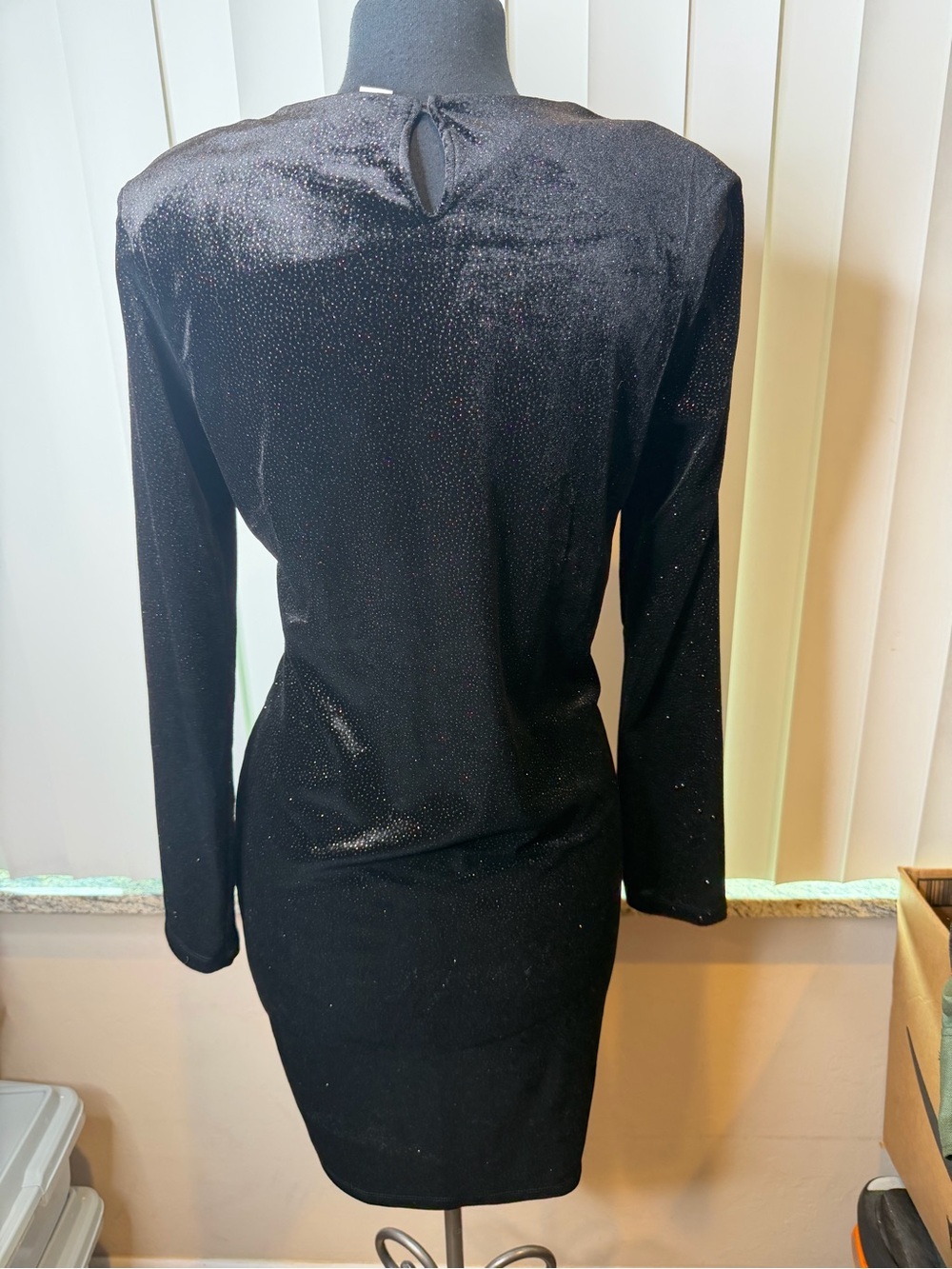 H&M Black Velvet Glitter Long-Sleeve Front Twist Mini Dress Size Medium - Picture 8 of 10